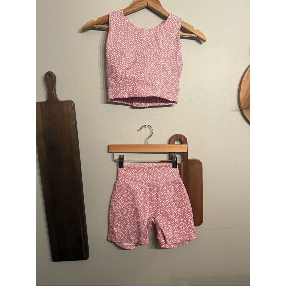 BuffBunny Collection Pink Strappy Geo Sports Bra & Legacy Shorts Workout Set XXS
